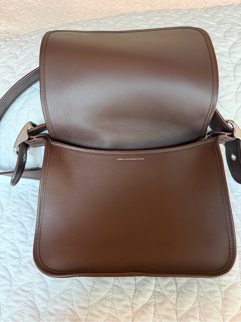 The Coach Patricia Legacy Re-edition 1997 in Maple with Silver hardware - Picture 2 of 7